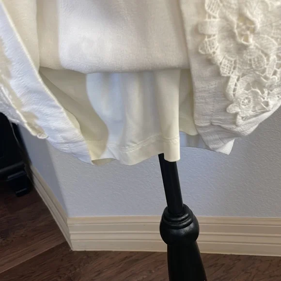 Studio F, Lace Dress - Picture 6 of 12